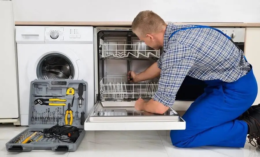 Sultanhisar Gorenje servisi teknisyen ekibi beyaz eşya tamiri yaparken